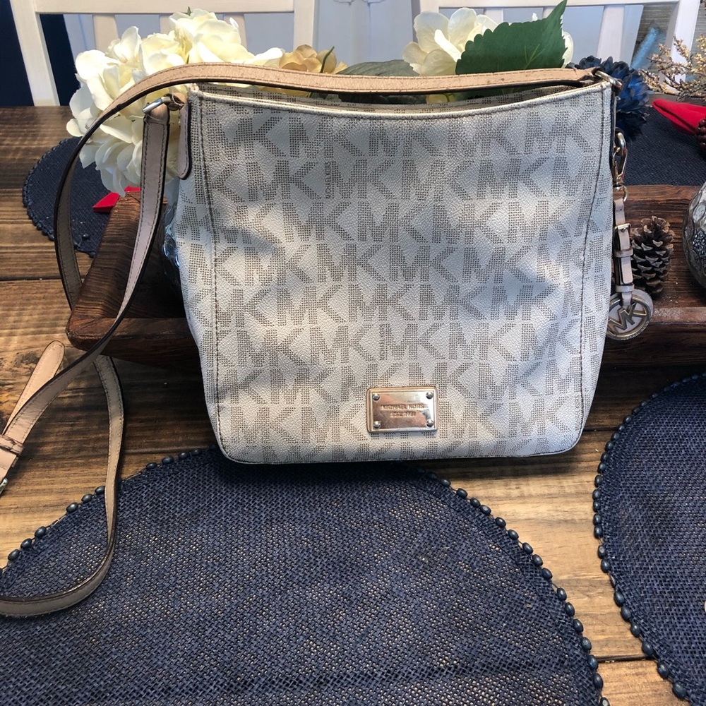 Micheal Kors Messenger